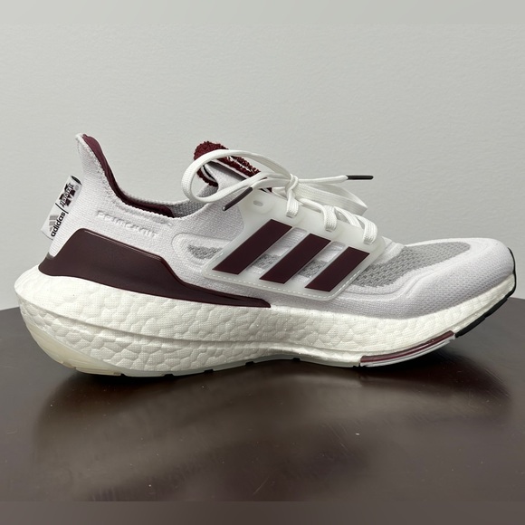 Adidas Ultraboost 2021 Mississippi State Bulldogs NCAA - Picture 2 of 9